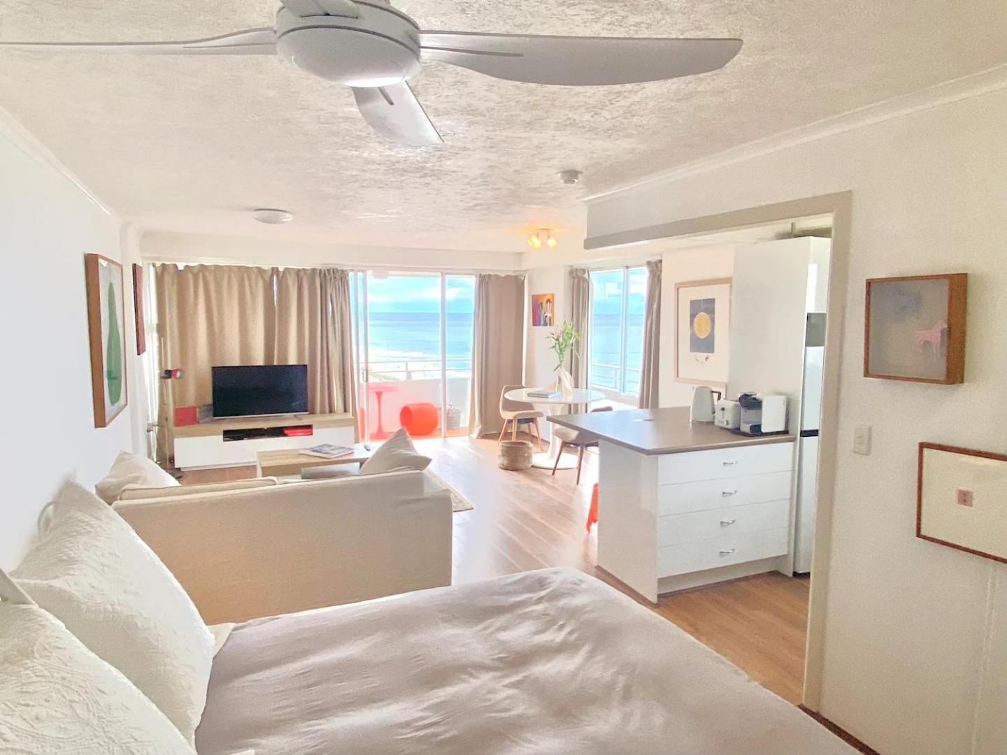 Apartment Absolute Beachfront Main